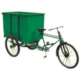 腳蹬三輪垃圾車