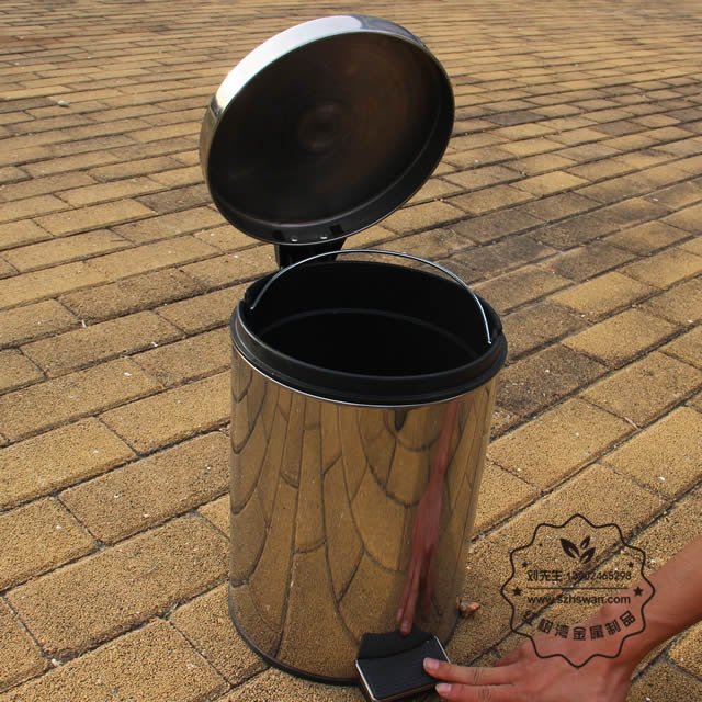 室內家用腳踏式不銹鋼垃圾桶圖片008 室內家用腳踏式不銹鋼垃圾桶圖片008