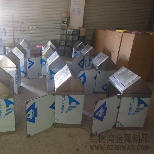 房式不銹鋼垃圾箱圖片003 房式不銹鋼垃圾箱圖片003