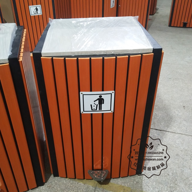 室內腳踏式鋼木垃圾桶圖片002